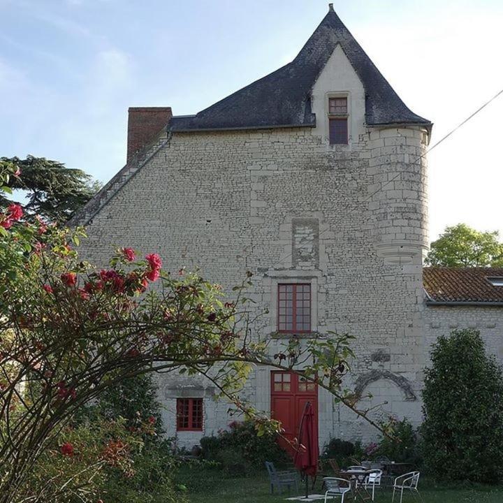Gite Du Manoir Des Roches Saires Eksteriør bilde