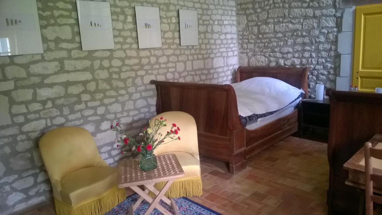 Gite Du Manoir Des Roches Saires Eksteriør bilde